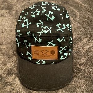 Merkwood black & blue w/ buckle in the back